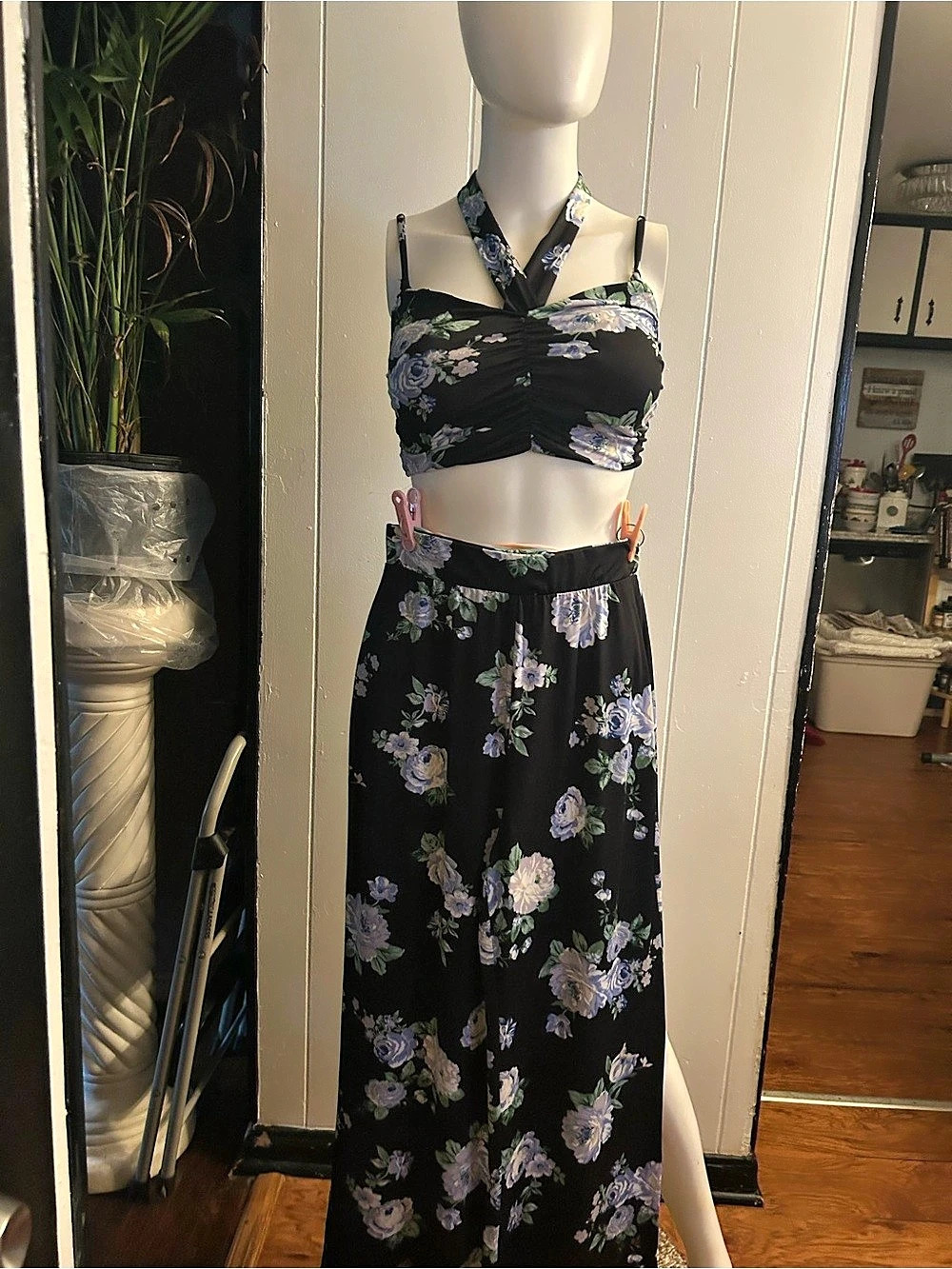 Floral Wide Leg Pants Set in Black & Purple Like New